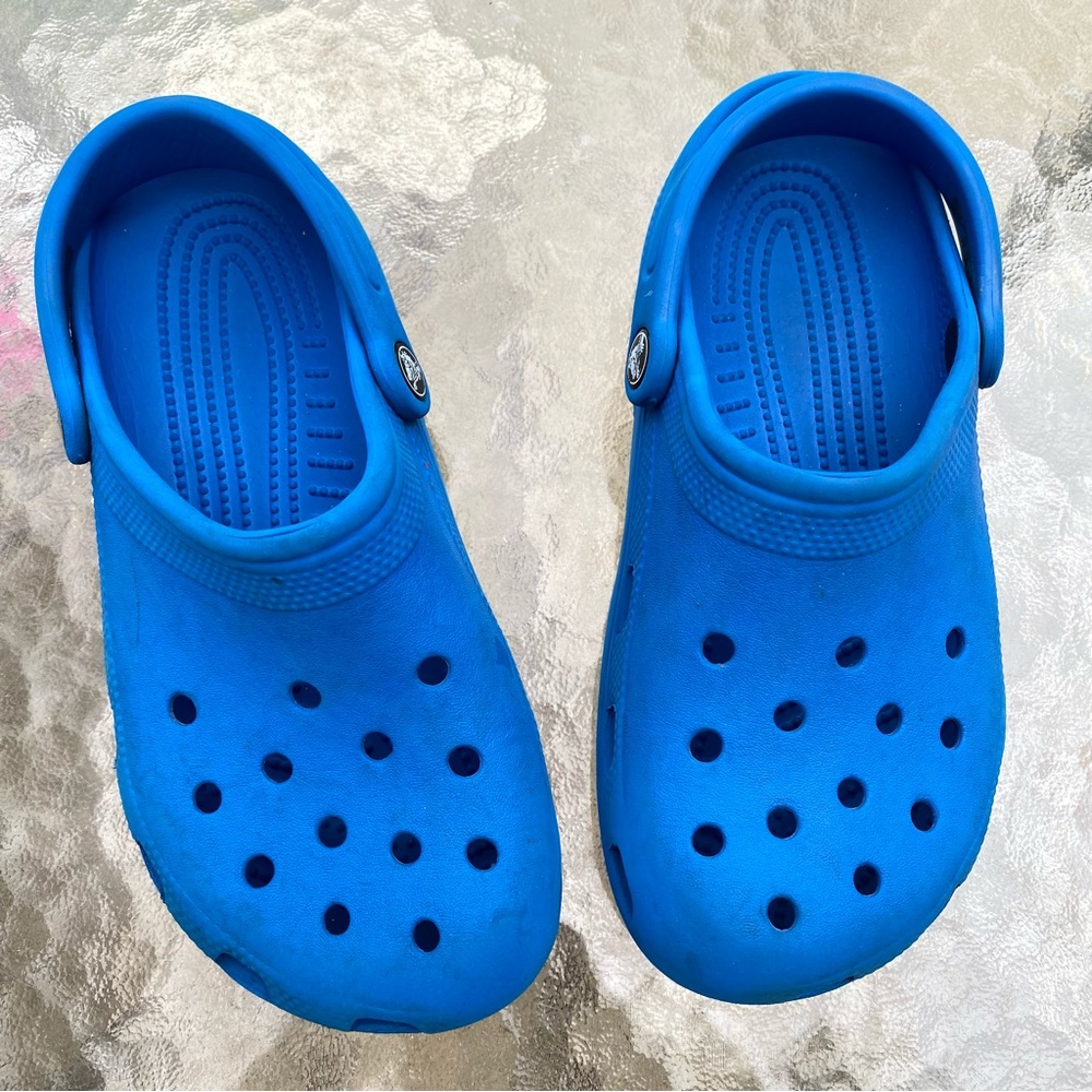 youth blue Crocs💙